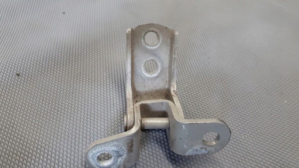 фото №6, Петля дверь правый нижний toyota corolla 09r