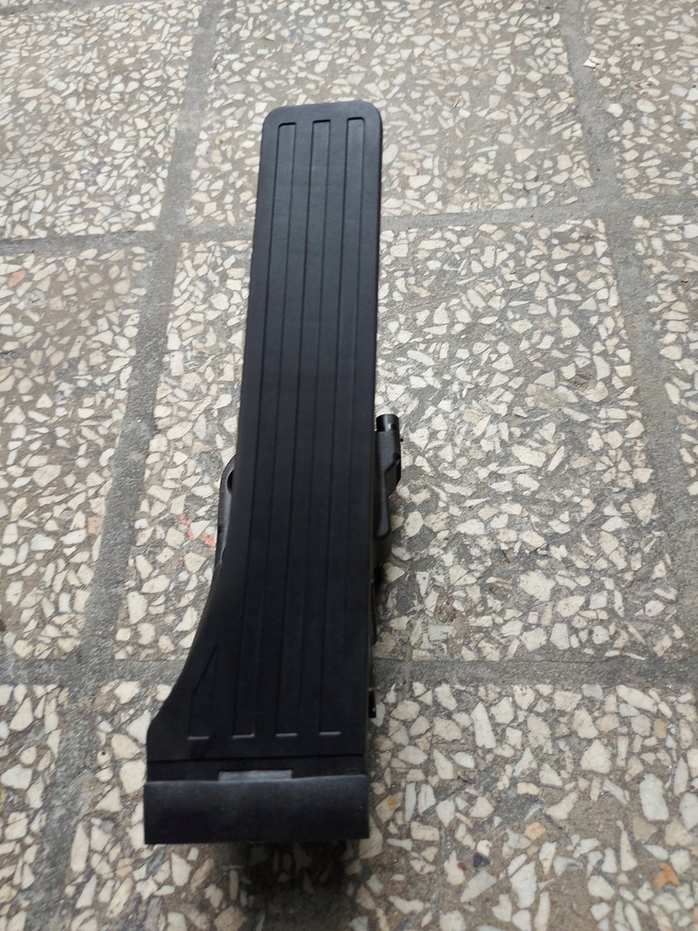 фото №1, Педаль газа потенциометр mercedes c w205 2.2 cdi