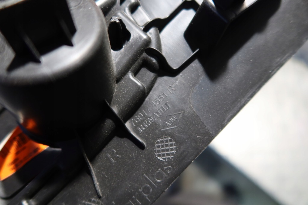 фото №6, Renault clio v права захист стійка заднього обшивка крила 769174551r