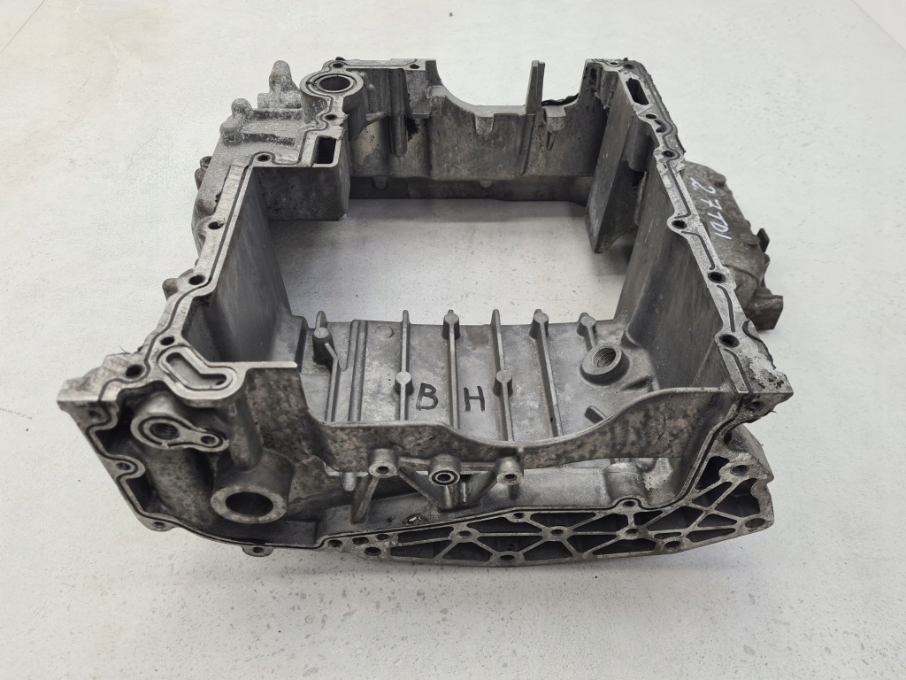 Audi a5 2.7 tdi поддон масляная двигателя 059103603bh с Разборки