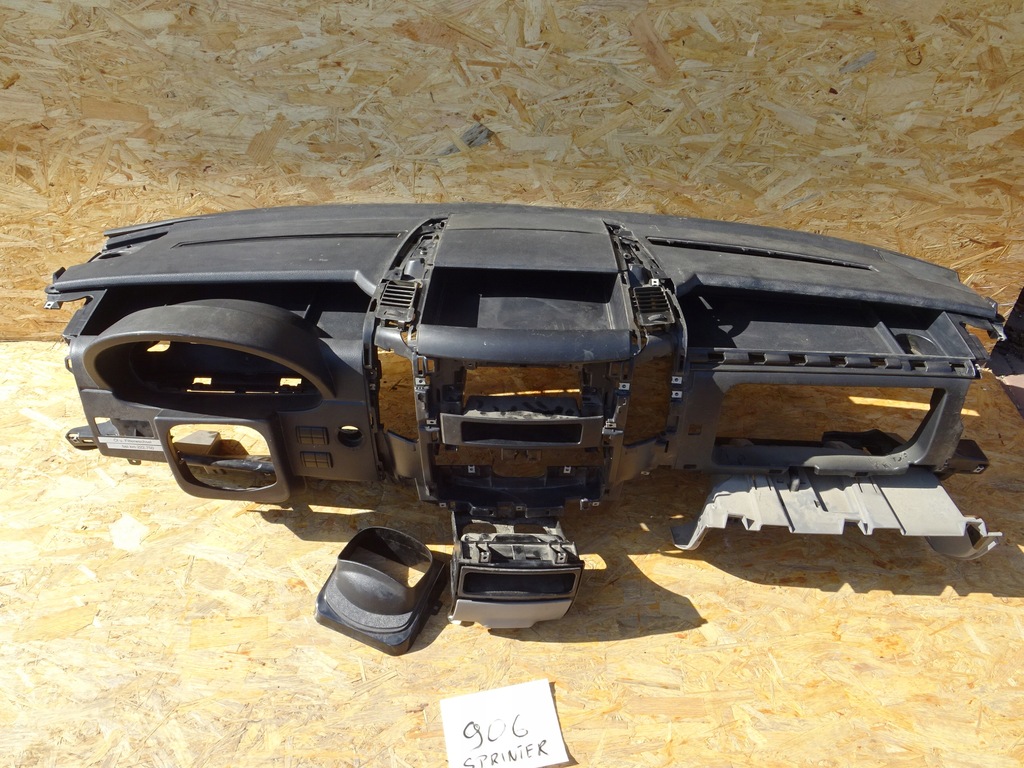 фото №1, Mercedes sprinter 906 приборная панель консоль оригинал