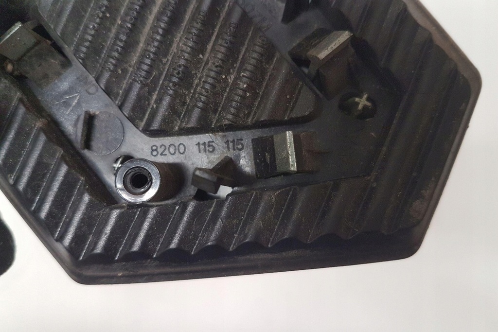 фото №1, Значок автомобіля renault grand scénic ii jm0/1_ 8200115115 1.5l дизель