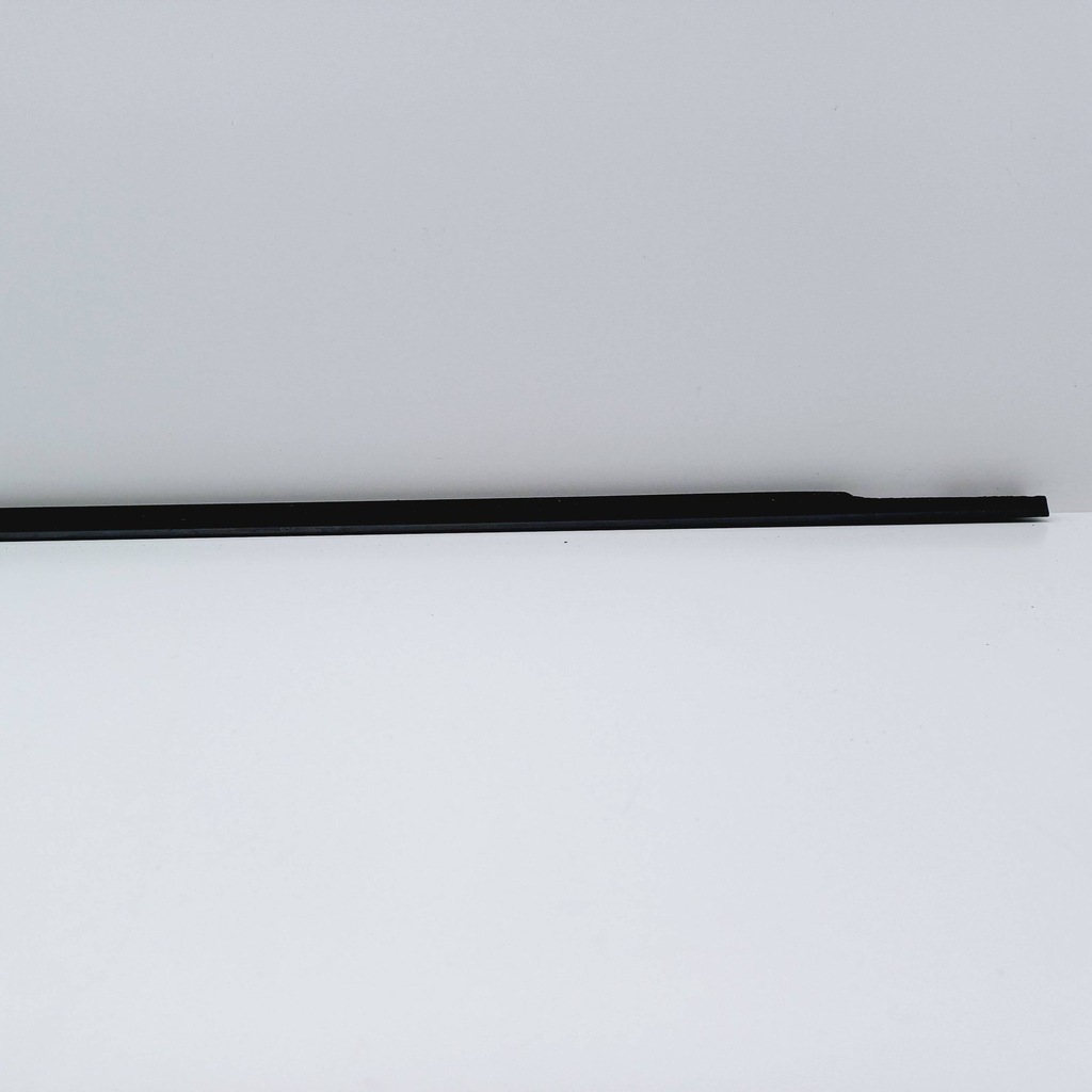 фото №11, Молдинг уплотнитель левый задняя vw touran i nr324