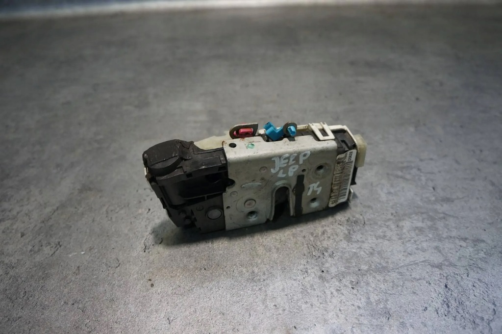 фото №1, Замок дверь левый перед передний 8 pin jeep compass i lift p04589281ah