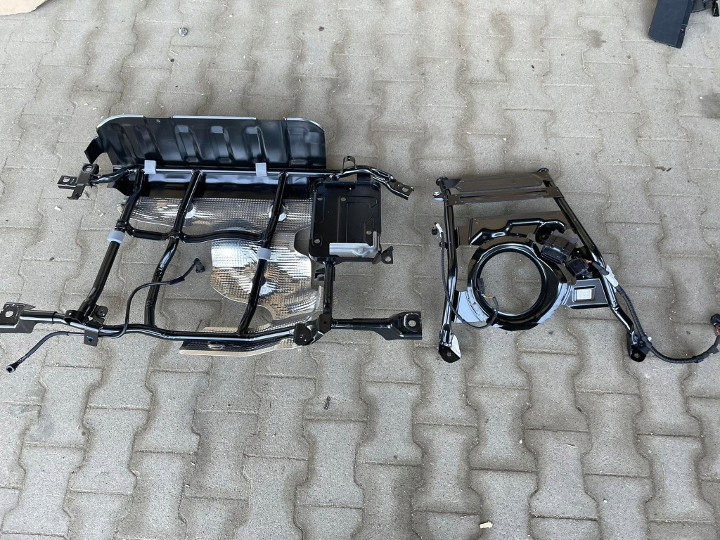 фото №9, Vw golf 8 кронштейн бака 5q0201677 5q0201674