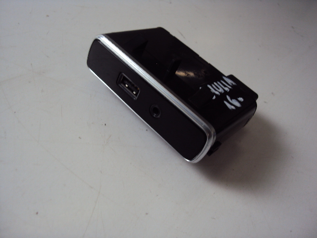 фото №1, Разъём aux usb alfa romeo giulia 2016-