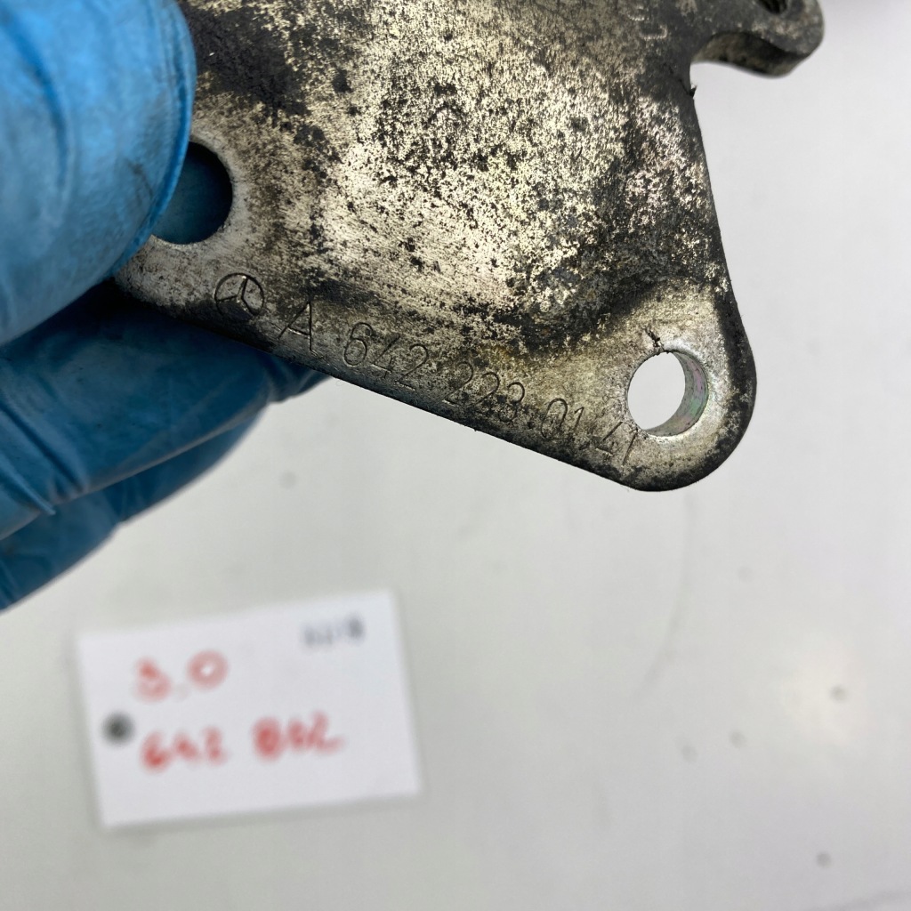 Кронштейн підпора кронштейн mercedes s bluetec gl350 ml350 s350 v6 3.0 cdi Зі Шроту