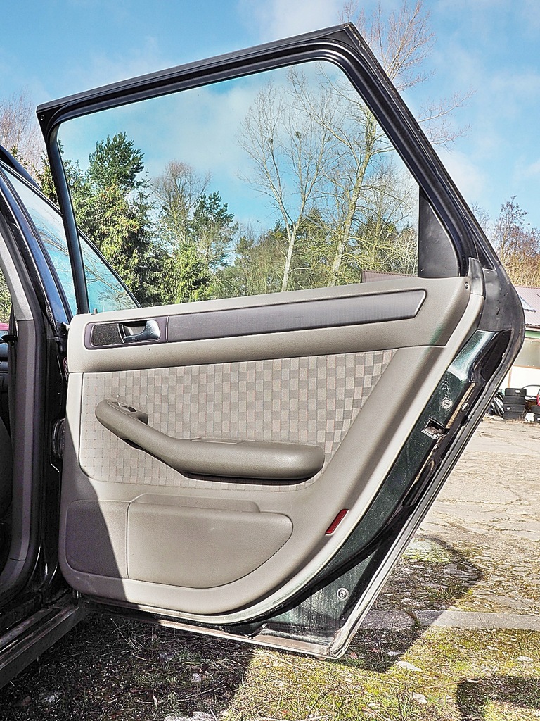 фото №1, Audi a6 c5 обшивка обивка дверь правый задняя