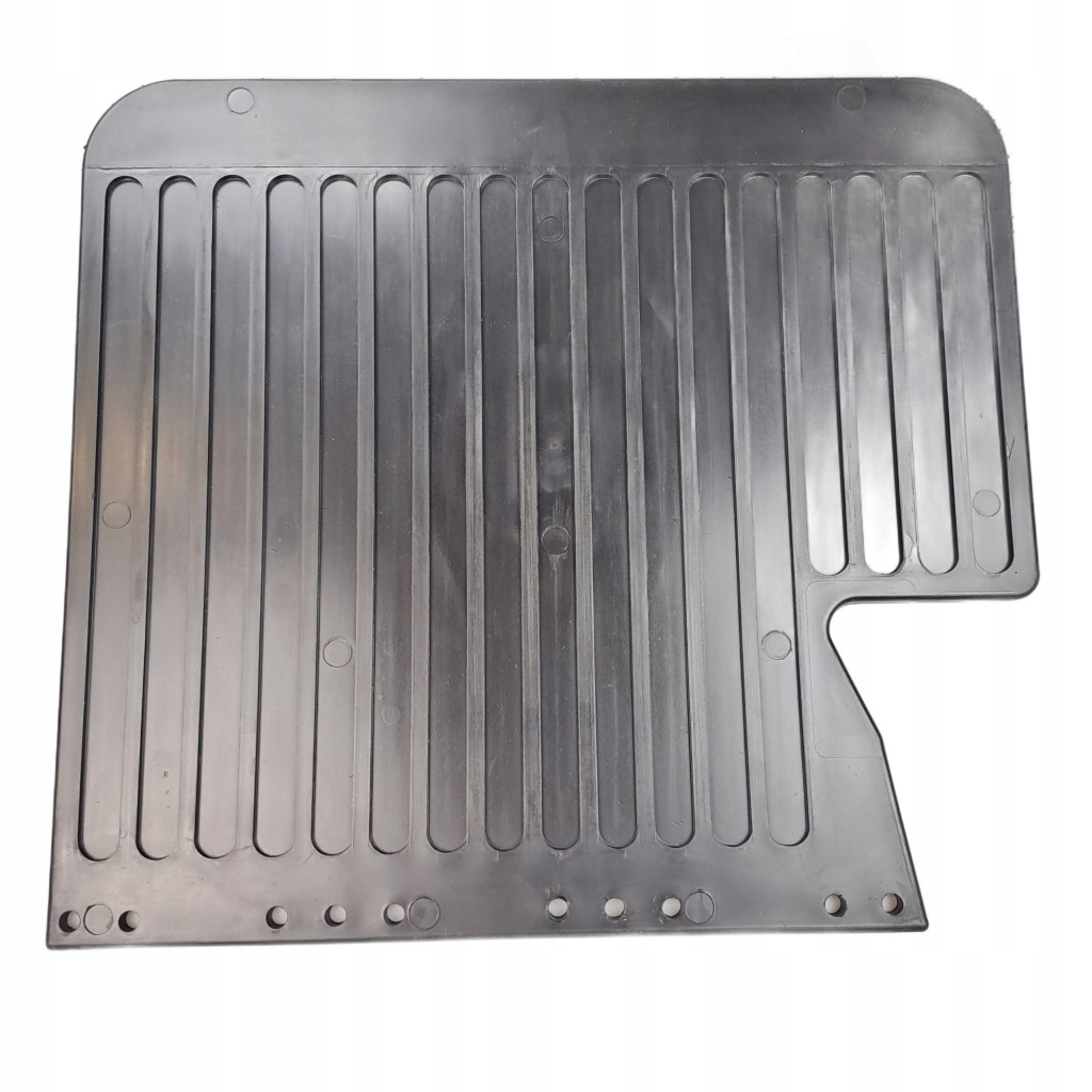 Купити Бризковик задній правий mercedes gelenda w460 w461 w463