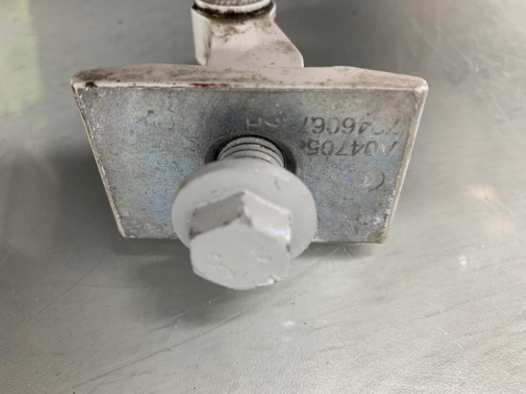 фото №4, Петля двері лівий перед bmw f40 2.0 d 20 r 7246067