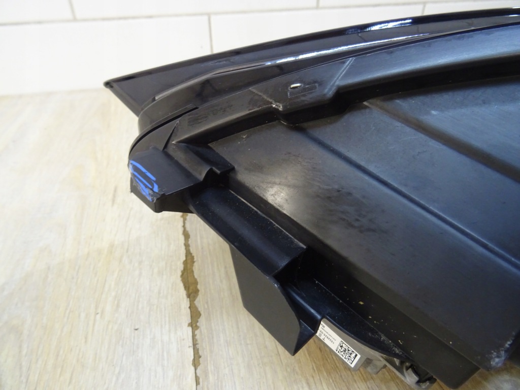 Купить Tesla model 3 / y рестайлинг  full led фара правый  перед 1514953-00-d llu