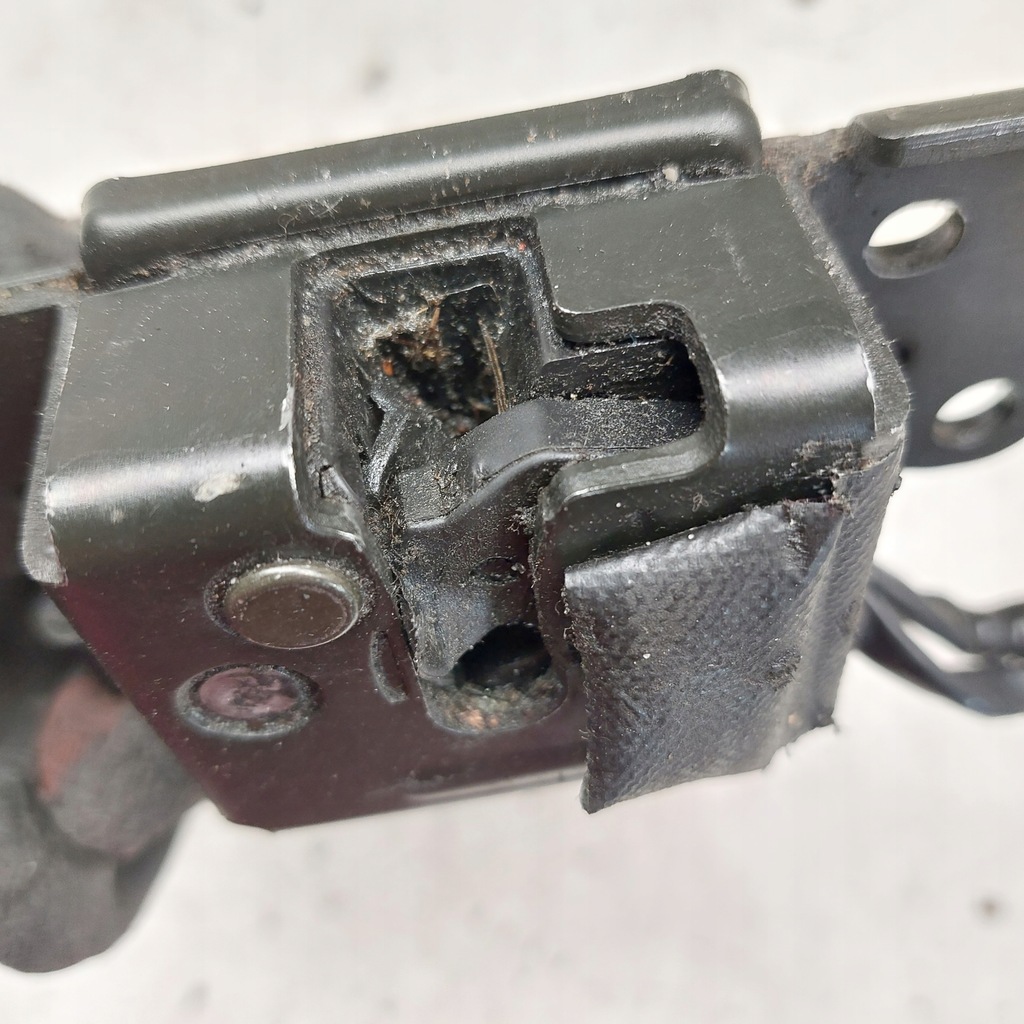 фото №14, Toyota prius ii 2 замок кришки багажника