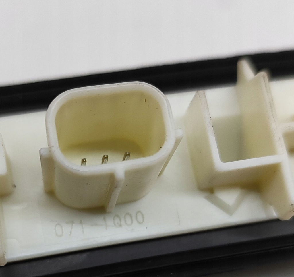 Lexus ux 2020 кнопка открывания крышки багажника Недорого