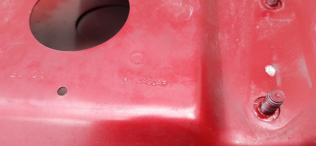 Капот jaguar e pace Недорого