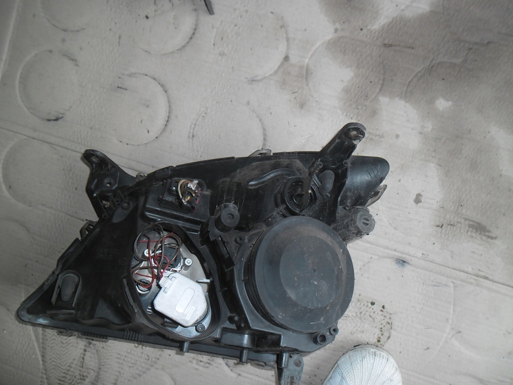 фото №1, Лампы передние opel vectra c 02-06 orginał