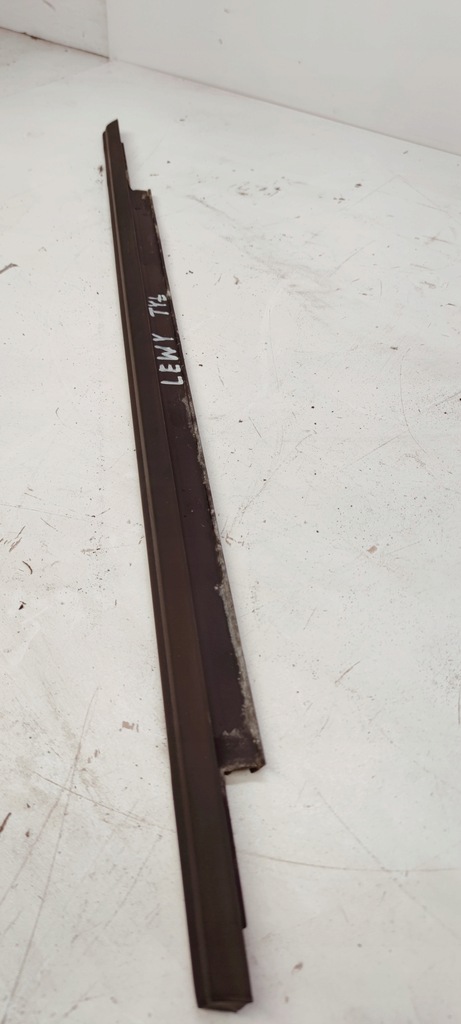 фото №5, Молдинг дверь левый задняя mat audi q5 8r 8r0839477c