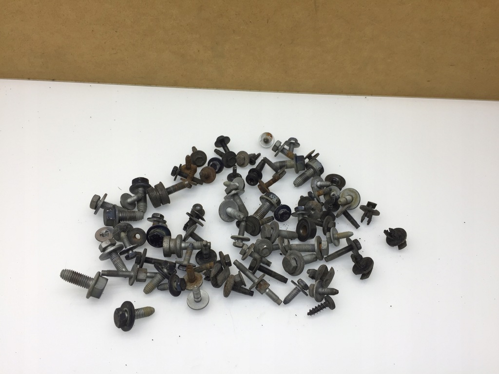 фото №1, Citroen c4 ii b7 болты заглушки клипсы заглушки