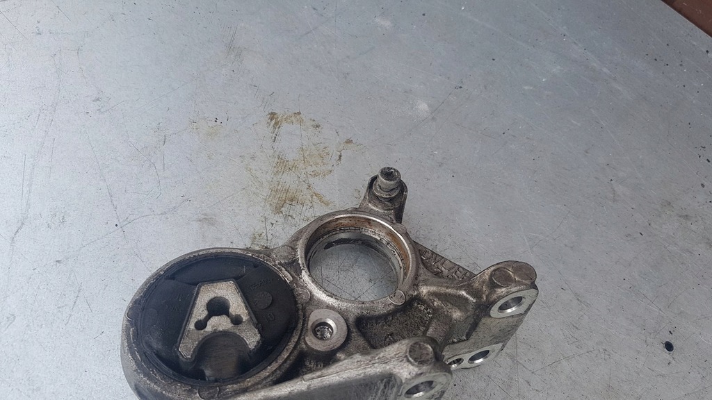 фото №5, Кронштейн двигуна 1.6hdi citroen c4 picasso 81080780