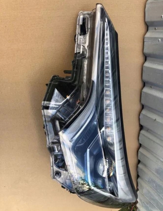 фото №1, Toyota оригінальний номер 81150-f4071-00 лампа передня l