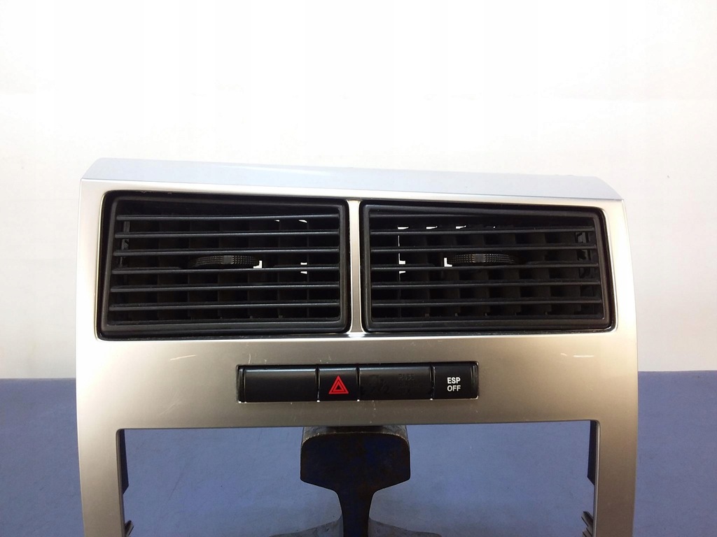 фото №2, Dodge charger 05-10 рамка радио панель консоли