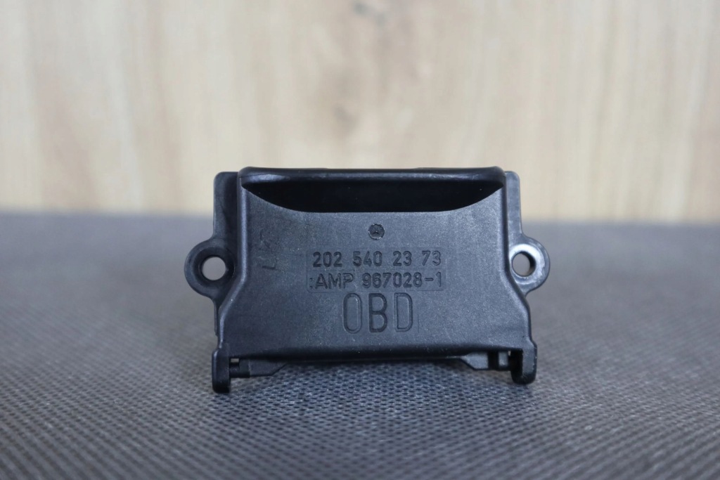 фото №1, Mercedes slk r170 lift корпус разъём разъёмы obd a2025402373