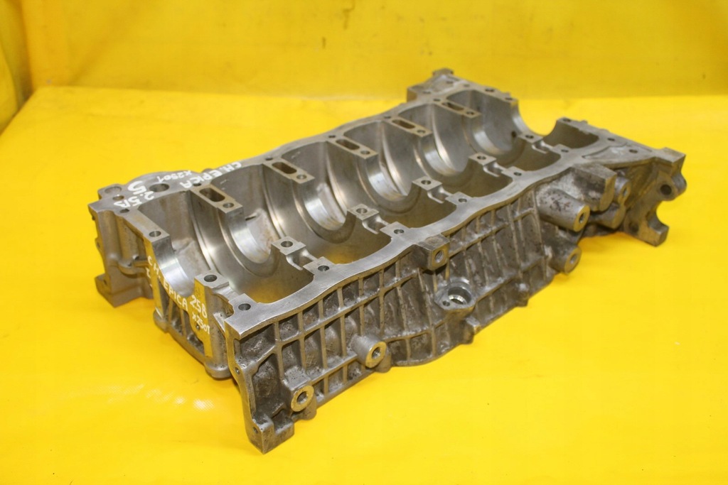 фото №1, Основание вала коленчатого epica 2.5 b x2501