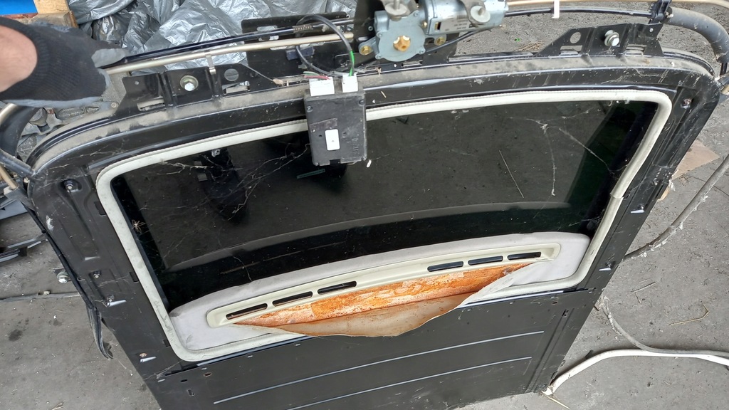 фото №6, Люк моторчик volvo v40 00-04r