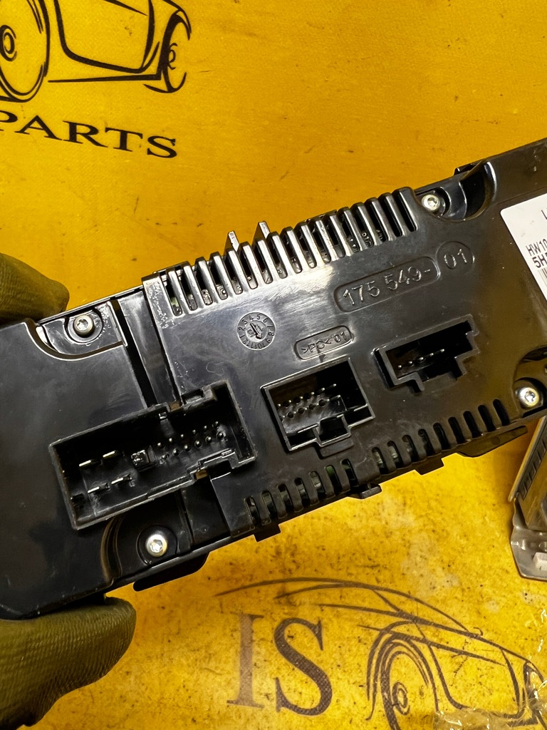 фото №9, Панель управление кондиционера авто infiniti q30