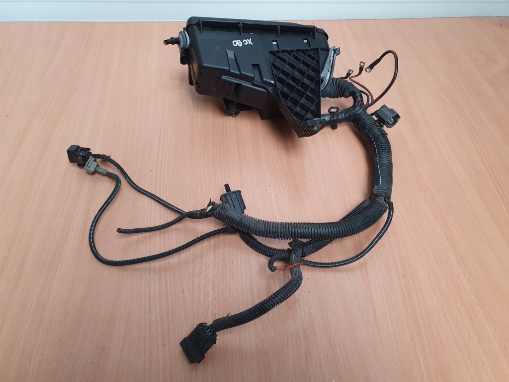 Коробка корпус предохранителей volvo xc90 4.4 v8 31268442 Киев