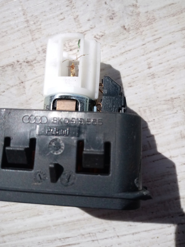 фото №5, Разъём прикуривателя audi a4 b8 8k0919565