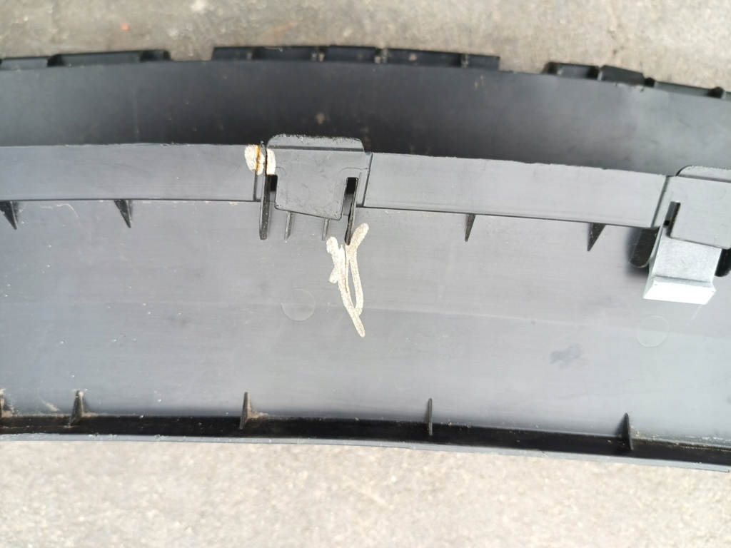 Решітка радіатора решітка радіатора решітка середня tesla model iii 3 23-25rok 1694311-00-f Ціна