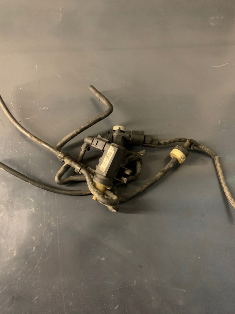 фото №1, Клапан вакуумa vw golf iv 1.9 tdi 7.02184.01.0