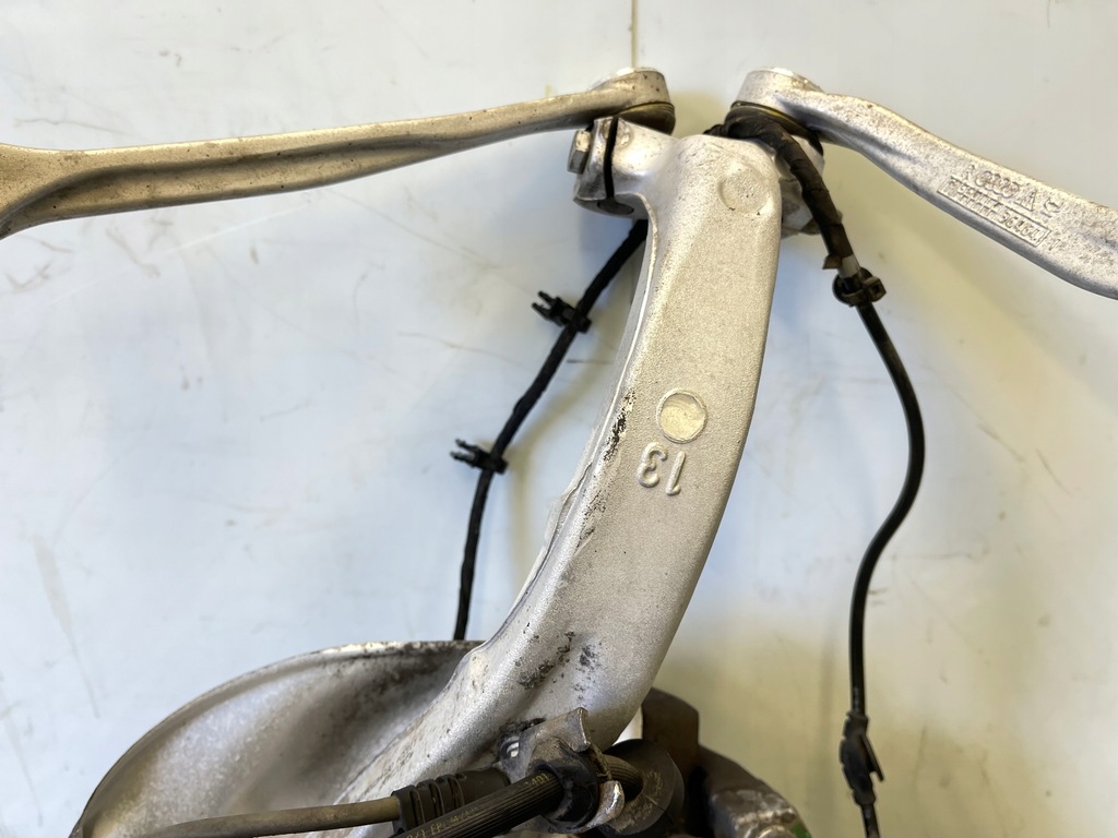 фото №10, Audi a6 c7 4g поворотный кулак правая правый перед 2.8fsi a7 4g 4g0407242a