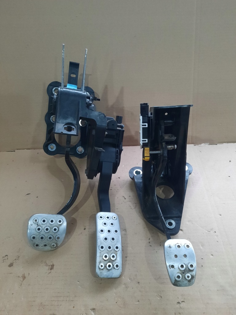 фото №1, Педалі газу гальма зчеплення renault laguna iii gt 465035189r 465010063r