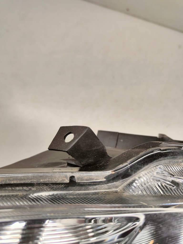 фото №3, Toyota prius 3 2012-2015 фара правий led