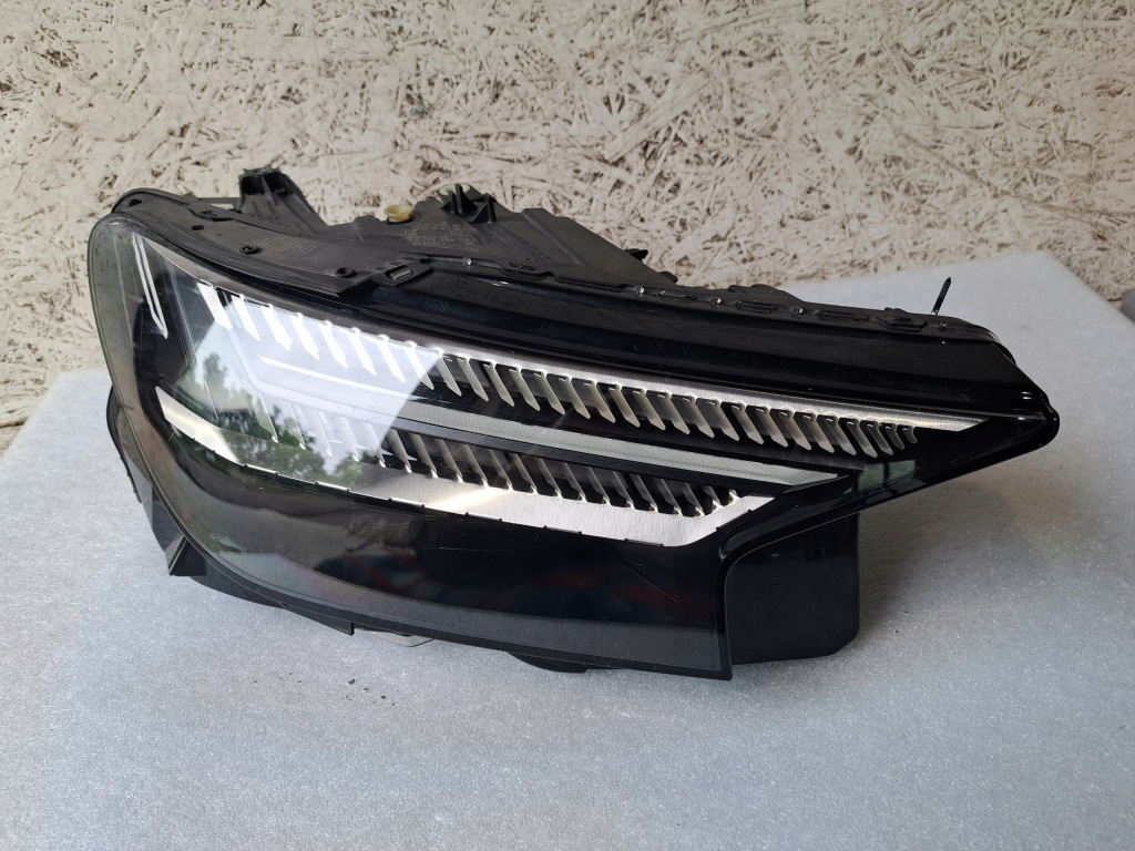 фото №1, Audi q4 e-tron full led matrix лампа правая перед