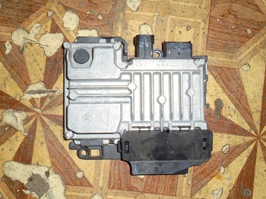 фото №1, Peugeot 208 модуль запуск стоп 9819596180