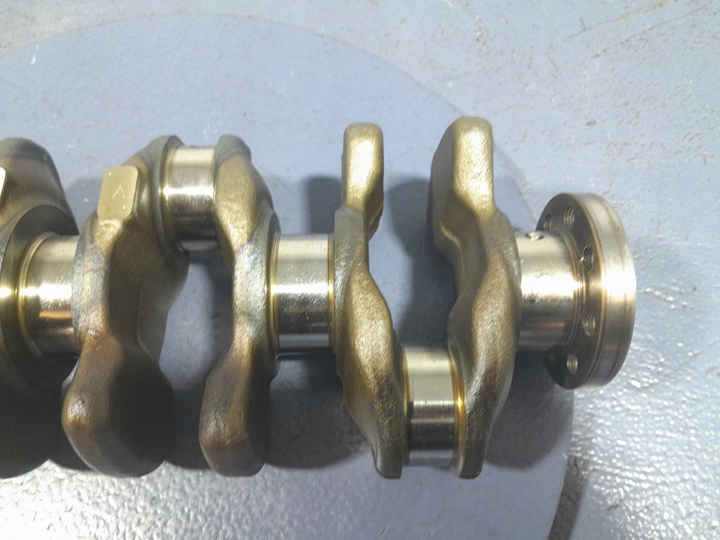 Toyota auris 2 рестайлинг  1.8 hyb 136 km 2zrfxe wał коленчатый с Разборки