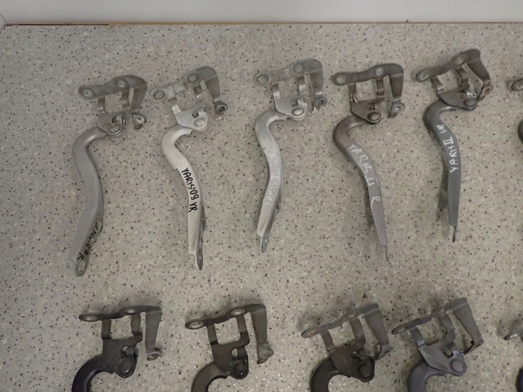 фото №7, Toyota yaris ii 06-09 петля капот правий