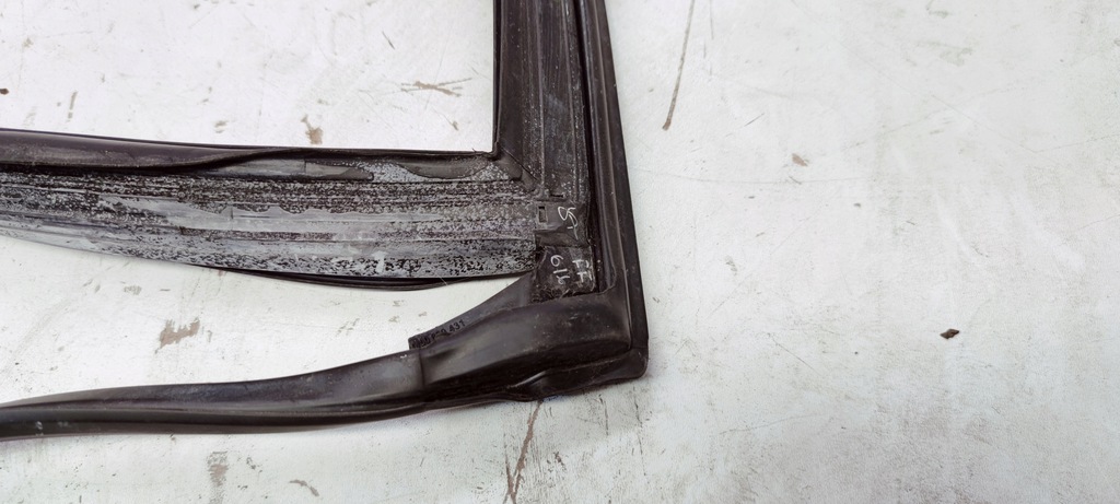 фото №9, Прокладка дверь левый задняя audi q7 4m 4m0839431