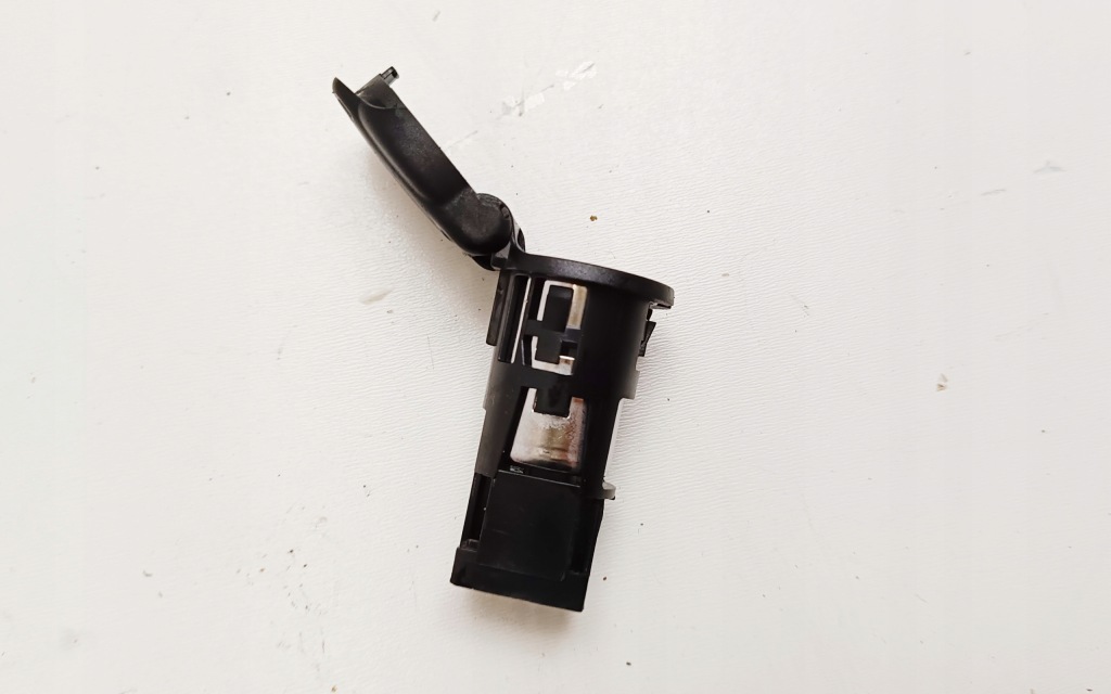 Передні роз'єм живлення 12v 120w прикурювача nissan navara d23 np300 Недорого