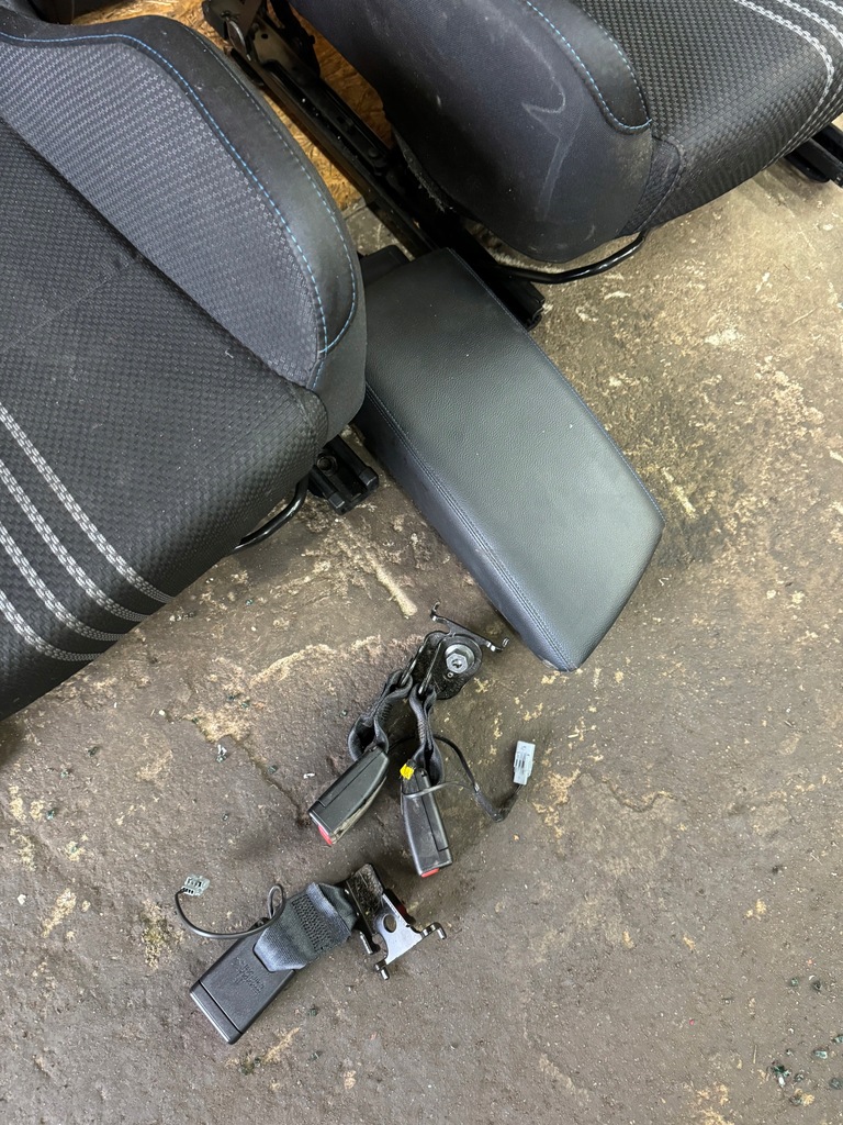 фото №9, Сиденье сиденья заднее сиденье обшивки renault megane iv комплект hb gt