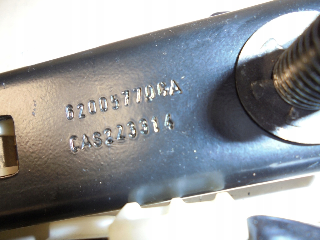 фото №8, Регулировка ремней ползунок левый правый перед renault captur clio zoe 878248632r