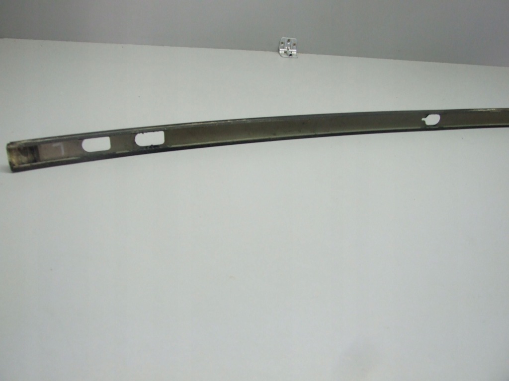 Молдинг дахова ліва під  рейлінг mercedes ml w163 в Україні