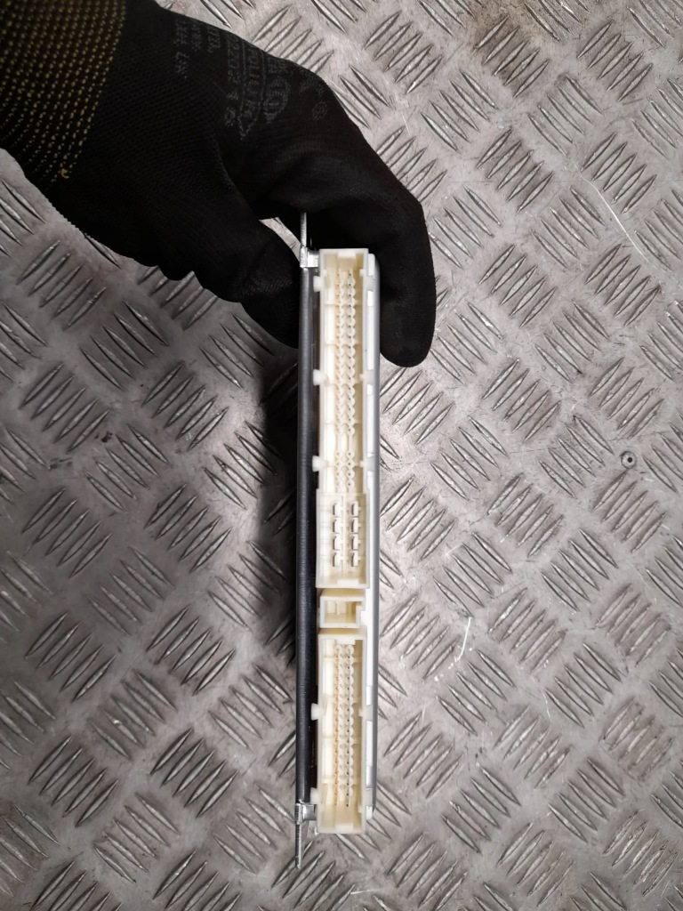 Tesla model s 101183800e с передний блоки управления в Украине