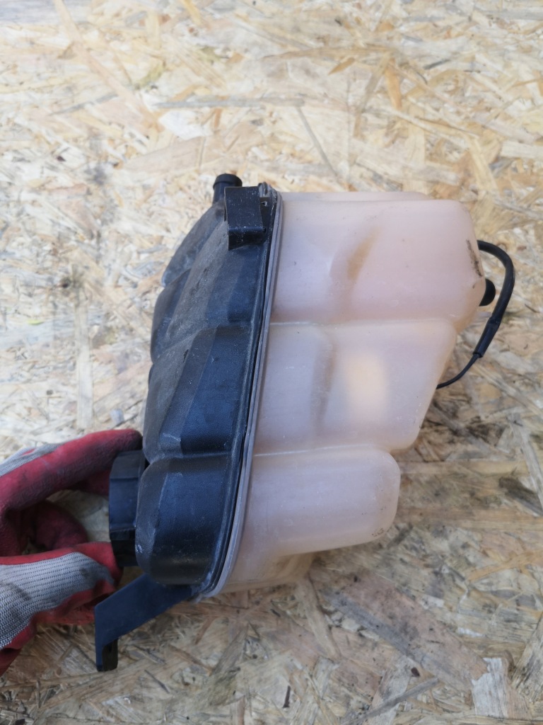 фото №3, Range evoque 2.2 бачок расширительный