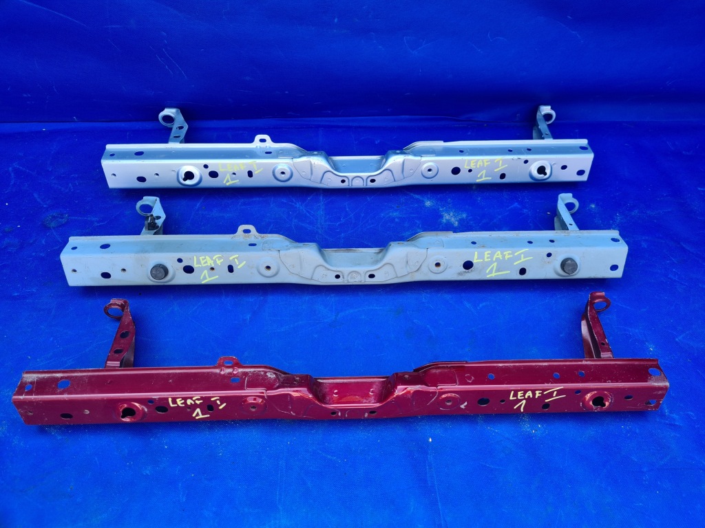 фото №1, Nissan leaf i підсилювач верхній поперечина передній / pas передній