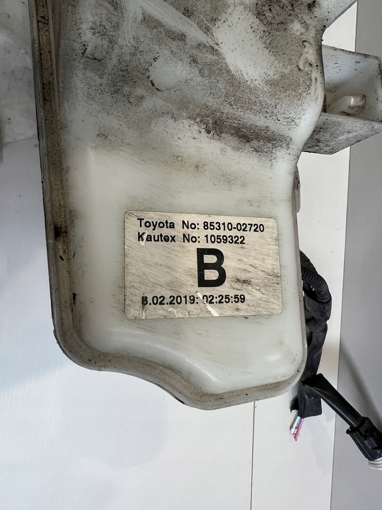 фото №9, Бачок омивача toyota corolla e21 85310-02720