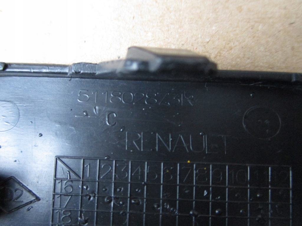 фото №3, Заглушка фаркоп бампера перед dacia sandero ii lift 511802873r