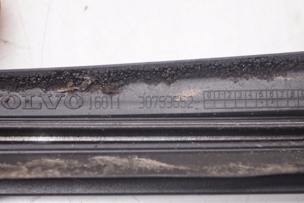 Volvo xc70 2 молдинг стекло передней перед левый левый лобовое 30753552 с Разборки